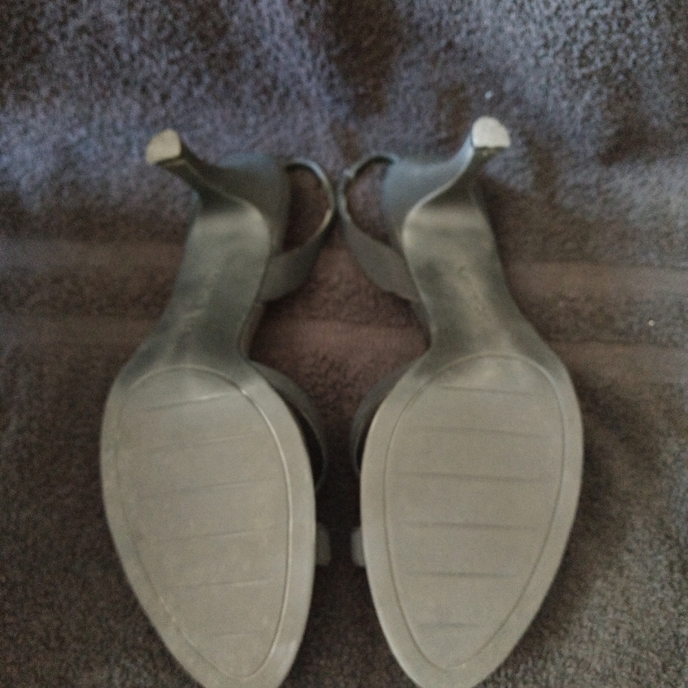 *Naturalizer Black Heels* - Picture 10 of 11